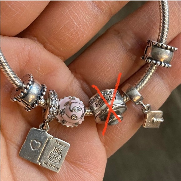 Retired Pandora Snake Bracelet w/ 5 Pandora charms (2 safety clips stoppers) EUC - Picture 2 of 15